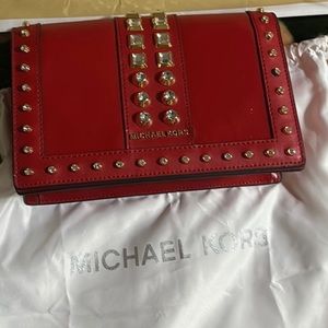 ❤️‍🔥Michael Kors Patent Studded Crossbody
